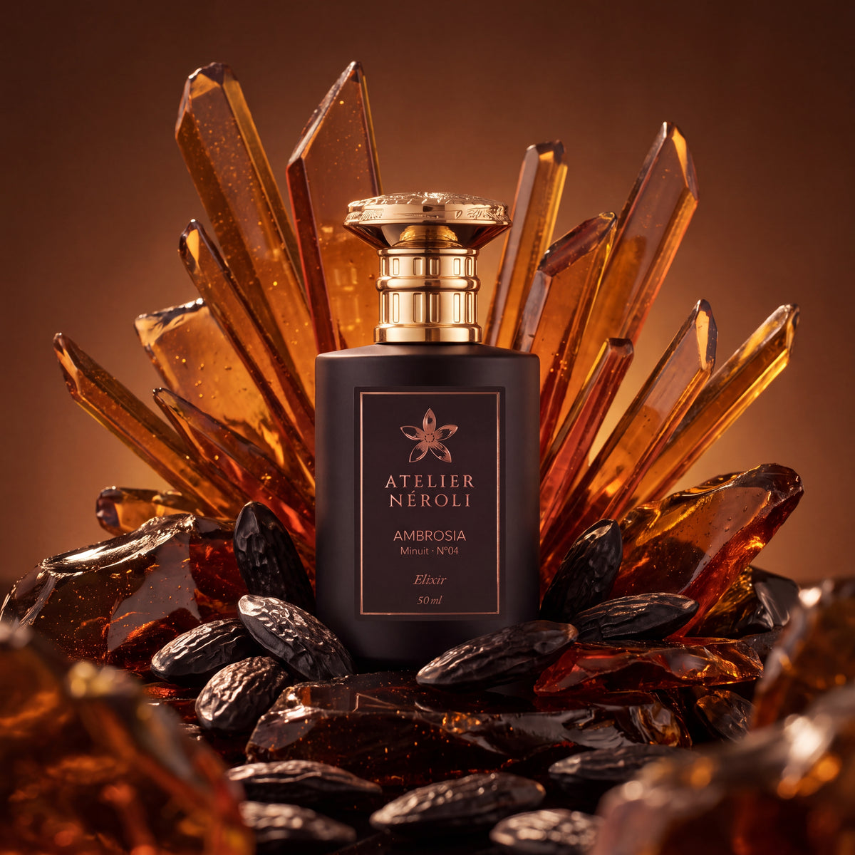 Flacon d'Ambrosia parmi le nectar cristallisé et la fève tonka — Collection Minuit N°04 — Atelier Néroli